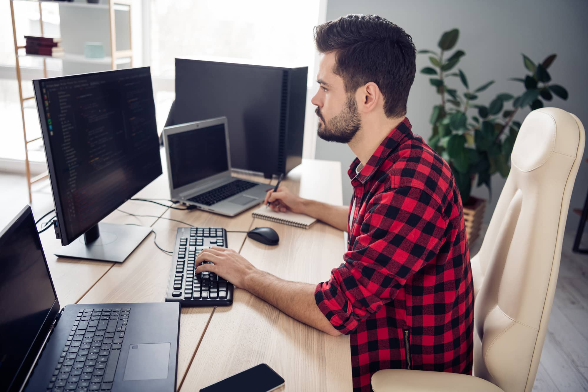 difference between a web designer and web developer