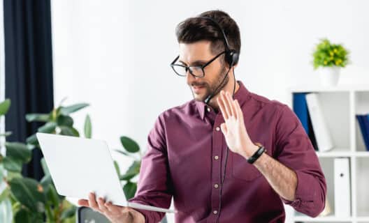 The 9 Best Phone Video Conferencing Software & Apps