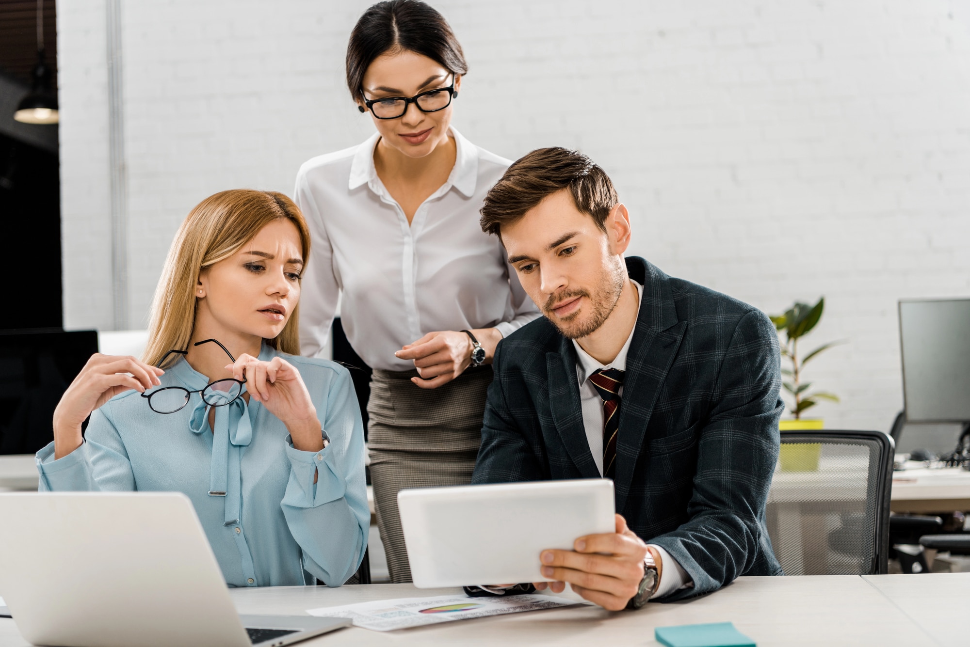 What is the purpose of a landing page?