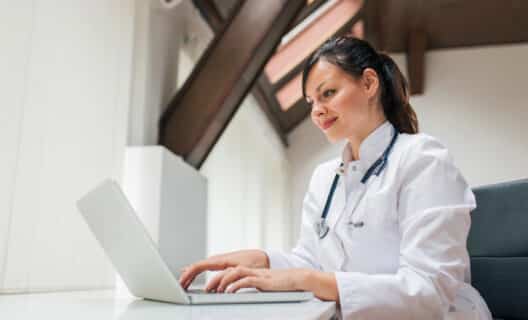 Healthcare Web Development: Why and  What to Look in 2025